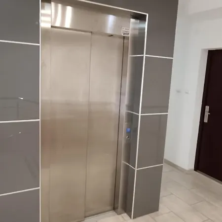 Alacaster G Free Parking *