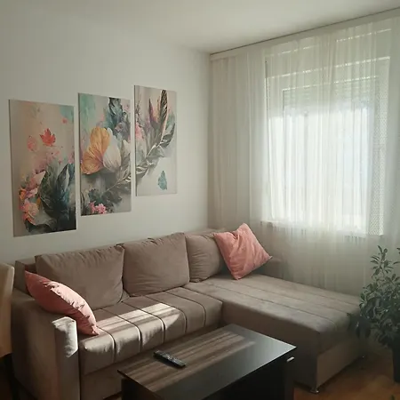 Alacaster G Free Parking *