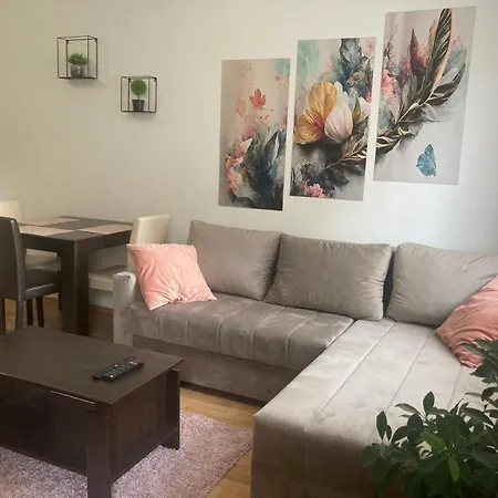 Alacaster G Free Parking *