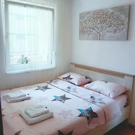 Alacaster G Free Parking