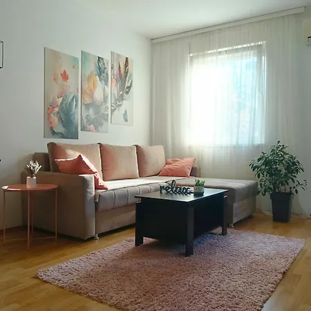 Alacaster G Free Parking