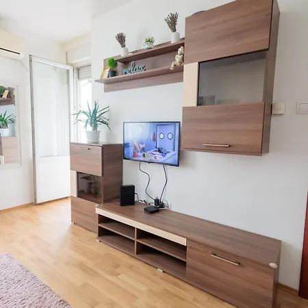 Alacaster G Free Parking * Novi Sad