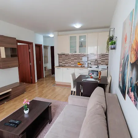 Alacaster G Free Parking *