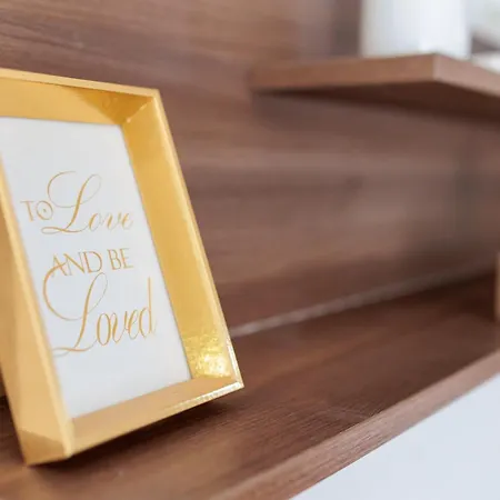 Alacaster G Free Parking *