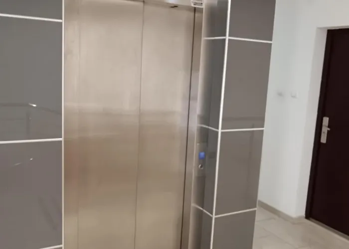 Alacaster G Free Parking *