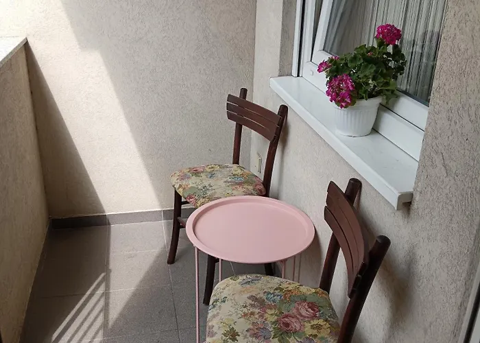 Alacaster G Free Parking شقة *