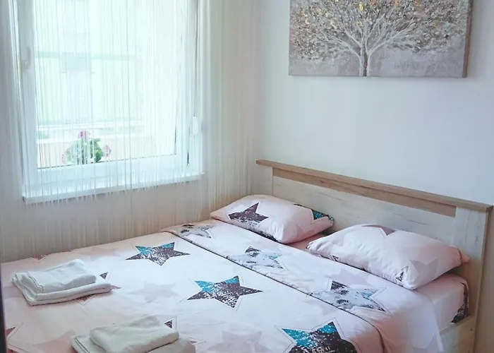 Alacaster G Free Parking