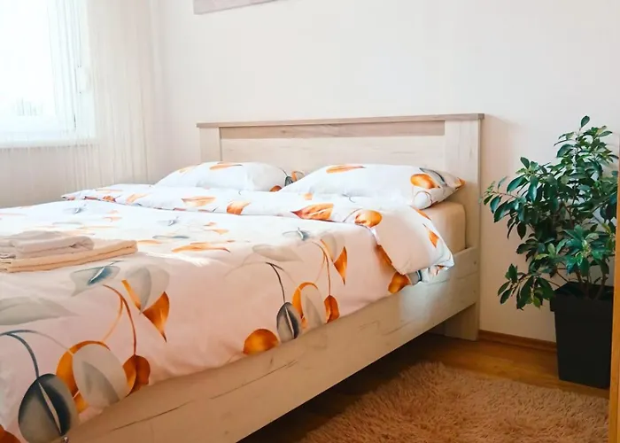 Alacaster G Free Parking *