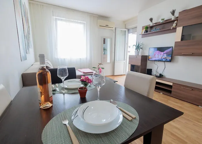 Alacaster G Free Parking شقة