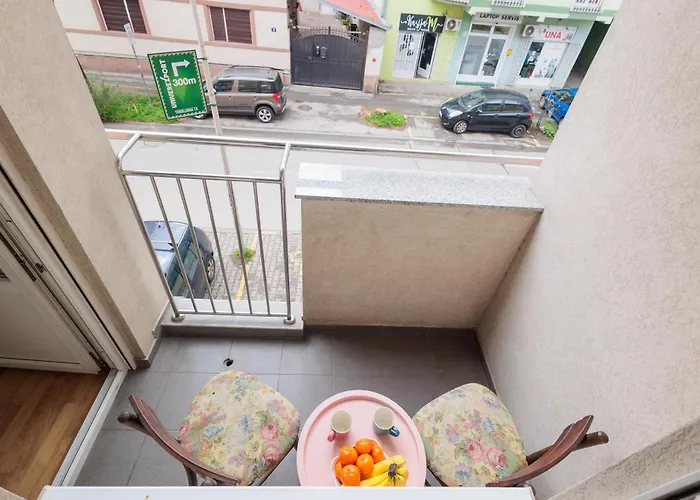 Alacaster G Free Parking شقة *