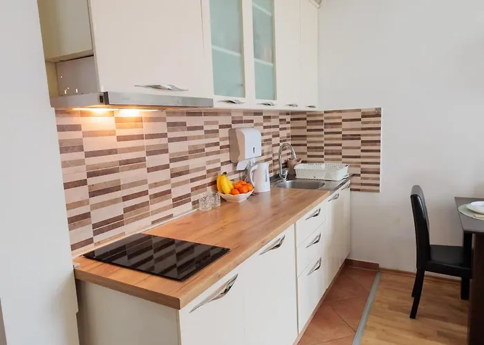 Alacaster G Free Parking * نوفي ساد