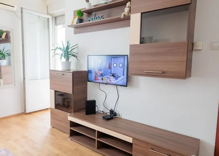 Alacaster G Free Parking * نوفي ساد