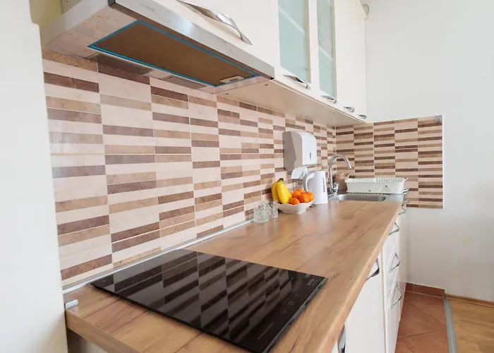 Alacaster G Free Parking شقة *