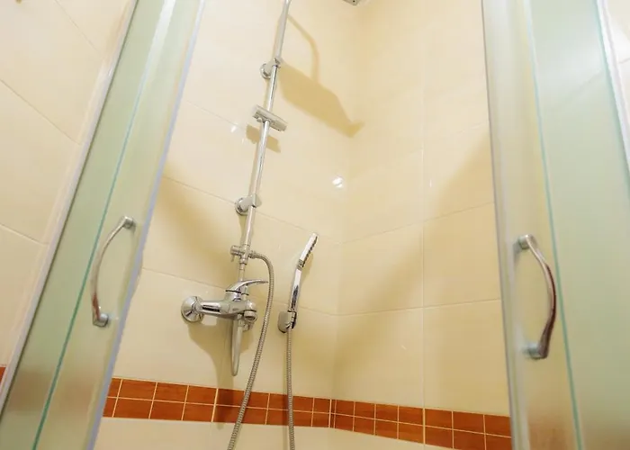 Alacaster G Free Parking نوفي ساد