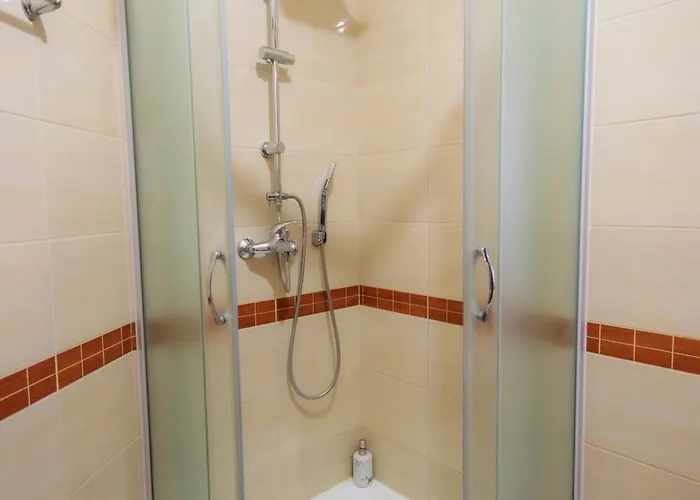 Alacaster G Free Parking * نوفي ساد