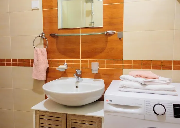 Alacaster G Free Parking * نوفي ساد